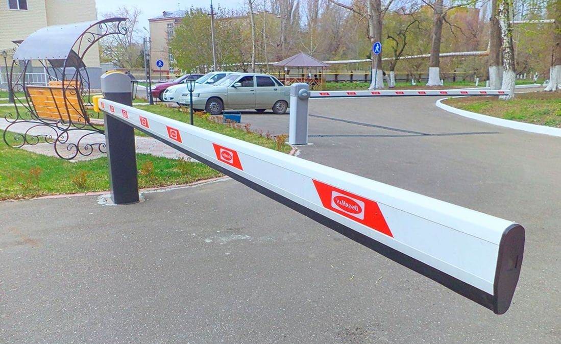 Шлагбаум doorhan. DOORHAN Barrier-pro4000r. Шлагбаум для парковки. Шлагбаум Москва. Шлагбаум картинка.